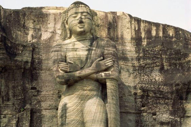Kandy: Polonnaruwa, Sigiriya & Dambulla Private Tour