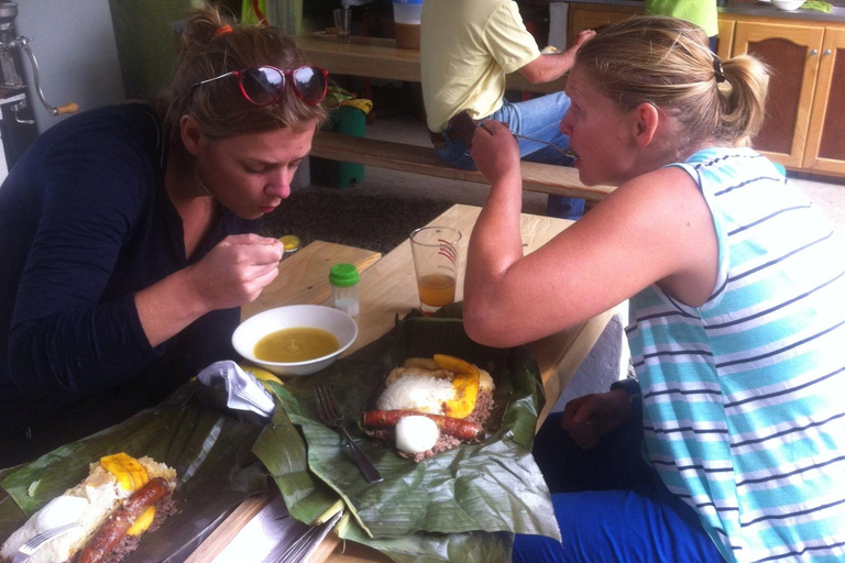 Medellin: Fruits and Vegetables Market Places Tour