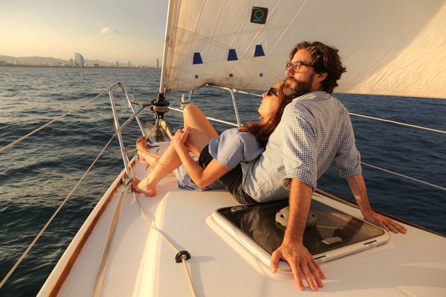 Barcelona: 2-Hour Private Sunset Sailing Experience