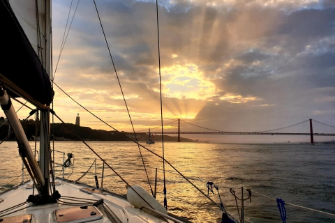 Lisbon: 2-Hour Sunset Shared Boat Tour