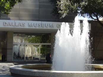 Kleingruppentour zur Dallas und Southfork Ranch Kleingruppentour zur Dallas und Southfork Ranch