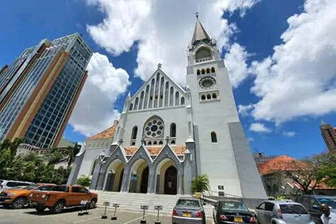 Dar es Salaam guidad stadsvandring och upptäcktsfärd ...Dar es Salaam stads sightseeing med bil med lunch.