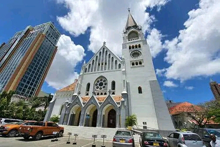 Dar es Salaam guidad stadsvandring och upptäcktsfärd ...Dar es Salaam stads sightseeing med bil med lunch.