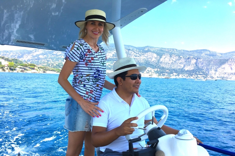 Niza: crucero privado en barco solar por la Costa AzulTour privado prémium de 2 horas