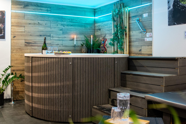 Unieke privé spa met jacuzzi en sauna in Praag