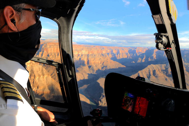 Las Vegas: helikopterlandingstour door de Grand CanyonVertrek bij zonsondergang