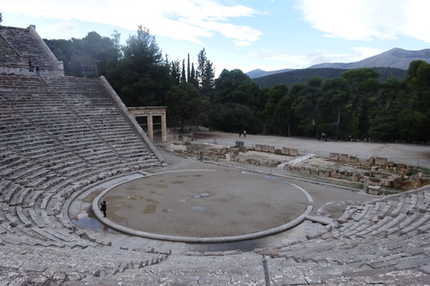 Tour de 4 días de Mycenae, Epidaurus, Olympia, Delphi y MeteoraExcursión de 4 días a Micenas, Epidauro, Olimpia, Delfos y Meteora