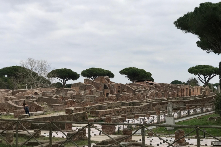 Rome: visite privée en van d'Ostia Antica avec un archéologue