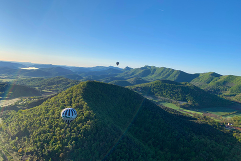 Ballonvaart in la Garrotxa met transfer vanuit Barcelona