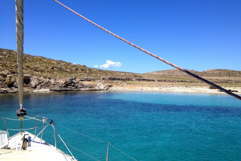 Mykonos: South Beaches & Rhenia Yacht Cruise met transfers