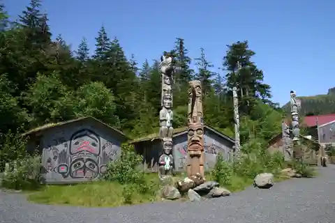 Ketchikan: Potlatch Park, City and Wildlife Private Van Tour