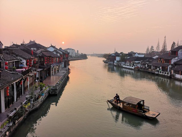Visit Shanghai Highlights and Zhujiajiao Water Town Private Tour in Shanghai, China