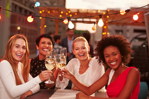 Tour nocturno de la ciudad de Rodas con cena y crucero