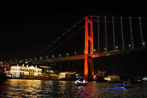 Bosporus cruise met diner, drankjes zonder limiet, transfers