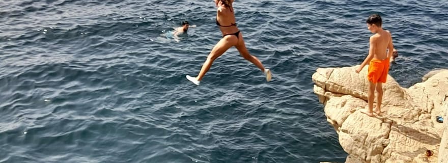 Explorez les criques cachées, les plages et les sauts, au départ de Calpe.