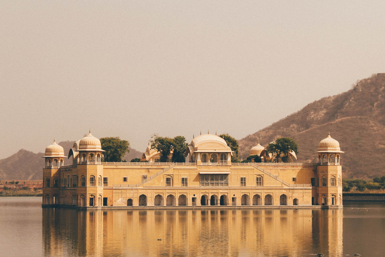 Delhi a / desde Jaipur: traslado de ida por la ciudadDe Jaipur a Delhi / NCR Traslado