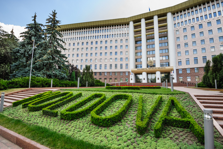 Iasi: cave Cricova, visite de la ville de Chisinau et Capriana