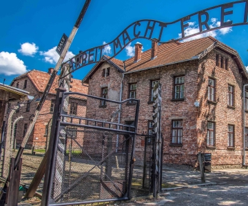 Z Warszawy: Wycieczka z przewodnikiem do Auschwitz Birkenau i Krakowa