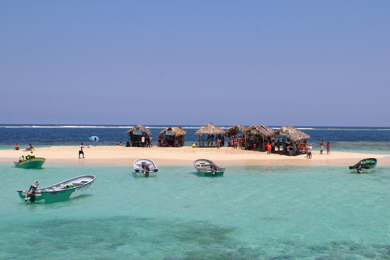 Cayo Arena: esperienza VIP in catamarano di lusso