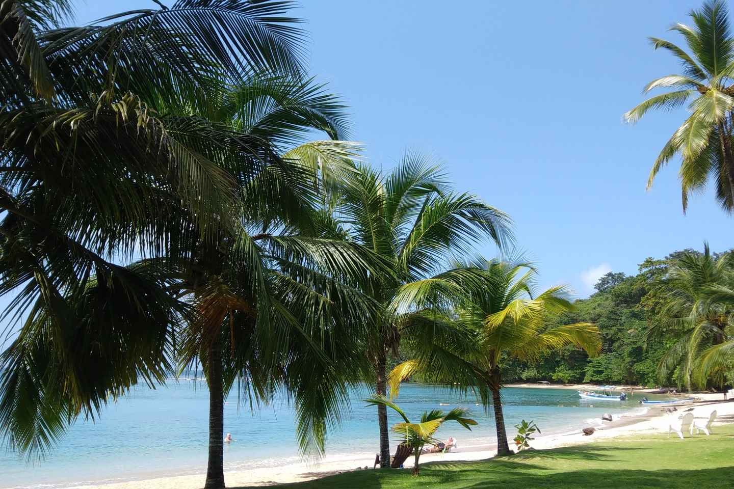 portobelo & isle grande beach