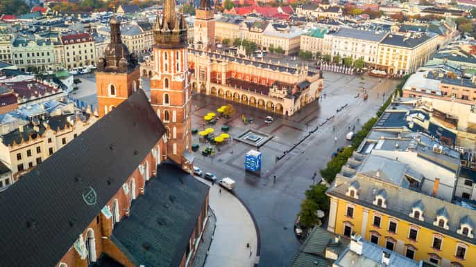 from warsaw auschwitz and krakow low cost tour with pickup
