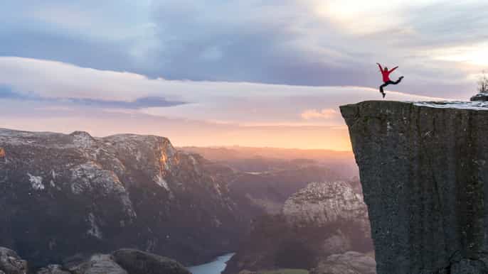 stavanger cruzeiro pelo fiorde e trilha guiada preikestolen