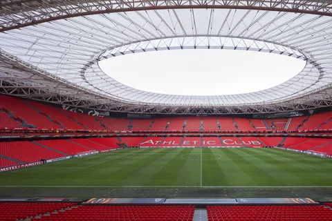 Tour Todo Hierro Bilbao: Guggenheim y San Mamés con Comida