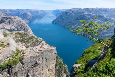 Preikestolen: Guided Hike & Canoe Trip