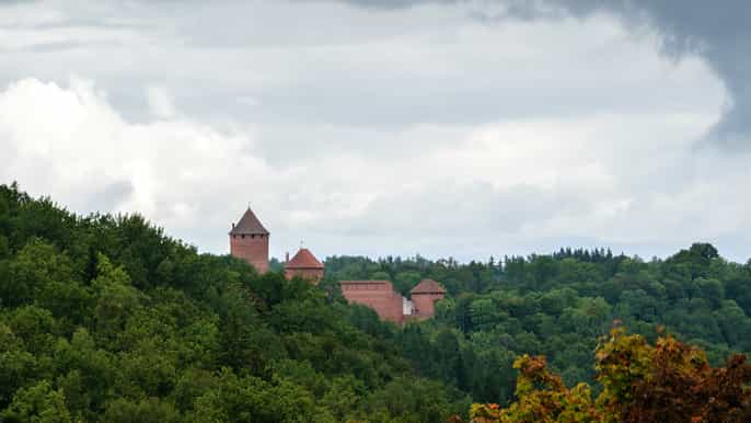 sigulda day tour ruínas do castelo gūtmaņala grotto more