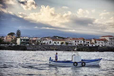 Catania: Half-Day Boat Trip to Acitrezza