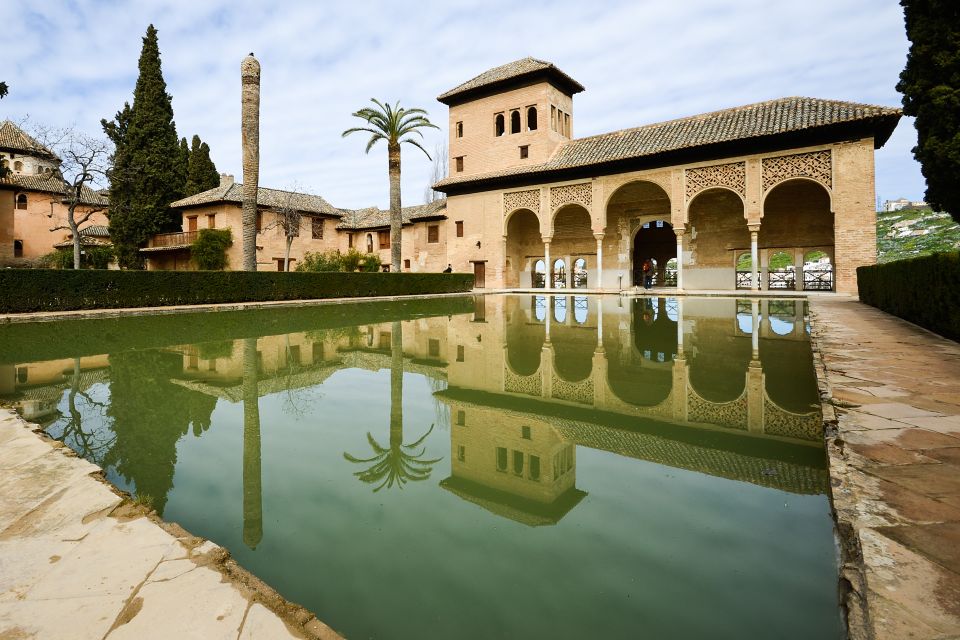 The Alhambra from Seville (transport included)