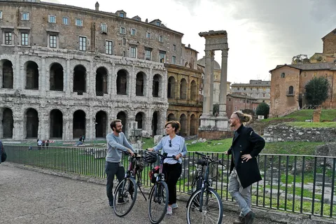 Rom bei Nacht: Kleingruppentour mit dem E-Bike