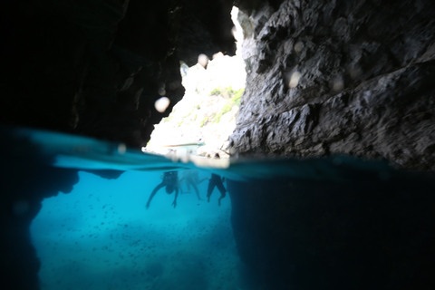 Sorrento: Boottocht Capri en Blauwe Grot met drankjesTour in het Engels