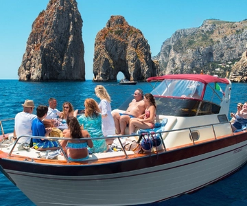 Sorrento: Capri and Blue Grotto Boat Cruise with Drinks