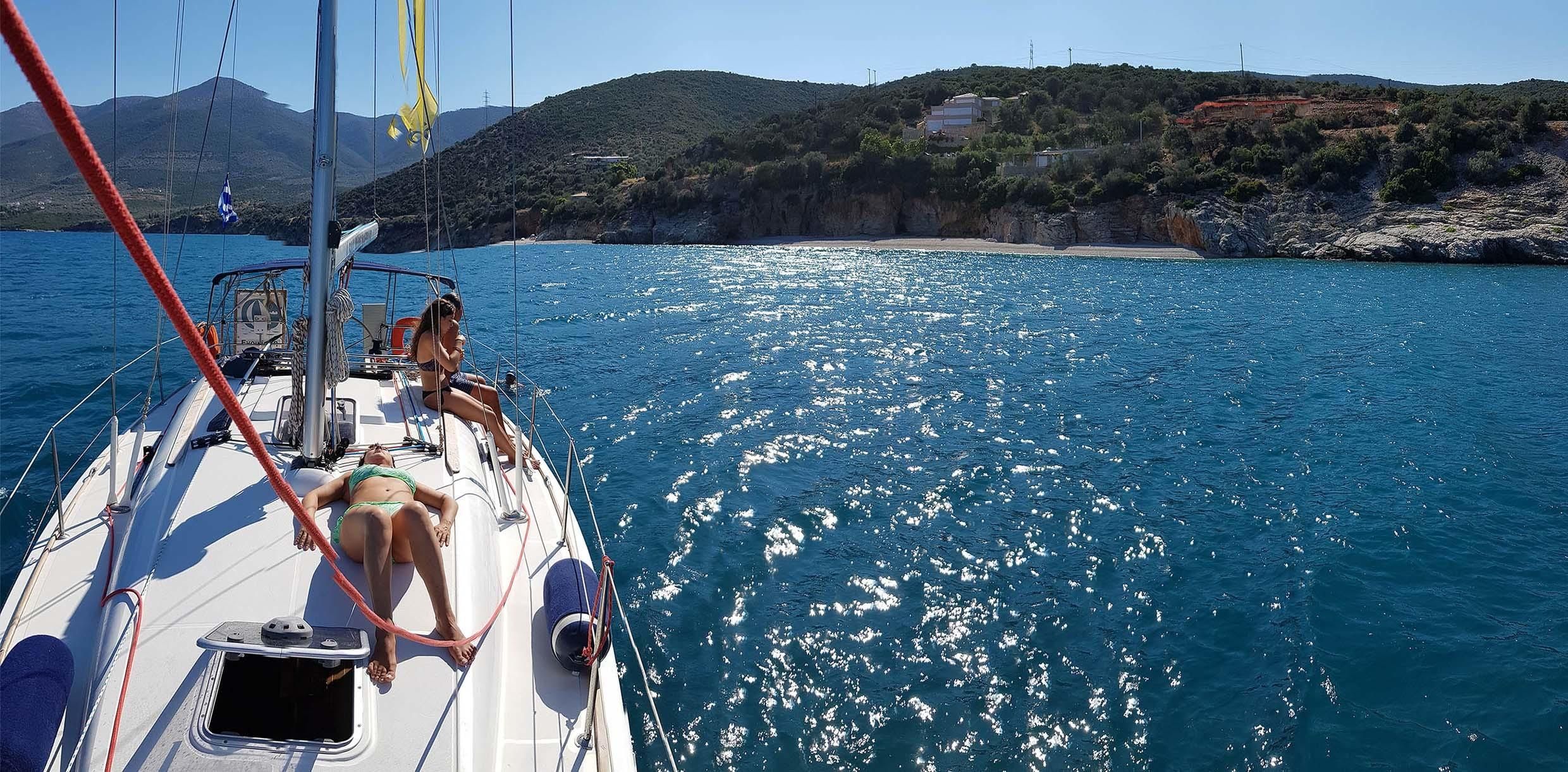 Nafplio: Halbtägige Segelfahrt in der Kleingruppe