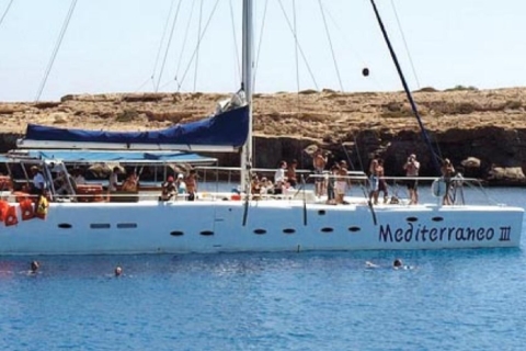 Ab Protaras: Katamaran Crystal Sea CruiseAb Protaras: Katamaran-Bootsfahrt im kristallklaren Mittelmeer
