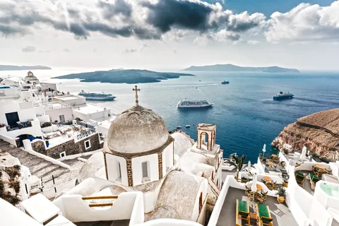 Santorini: Island Highlights Guided Day Trip with Oia Sunset
