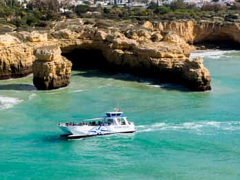 Vilamoura: Benagil Cave Quest Boat Tour