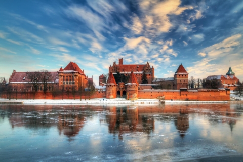 Gdansk: Malbork Castle Regular Tour Standard Option