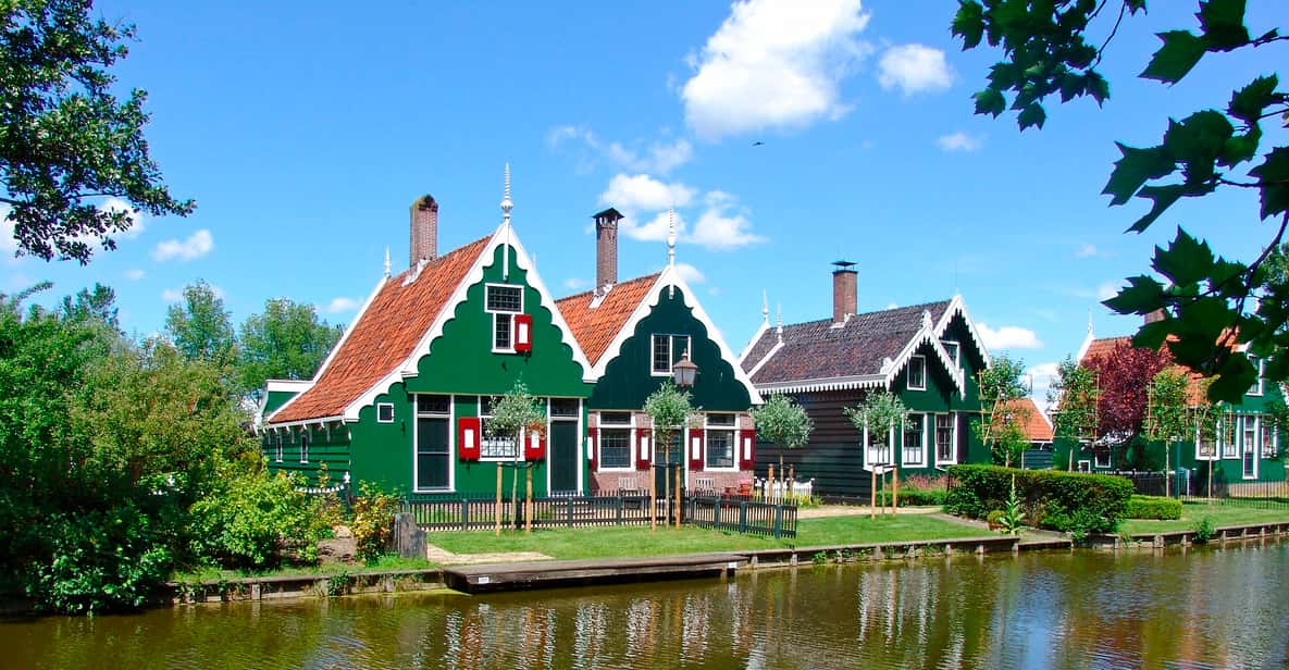 Amsterdam: Volendam, Edam and Windmills Live Guided Tour