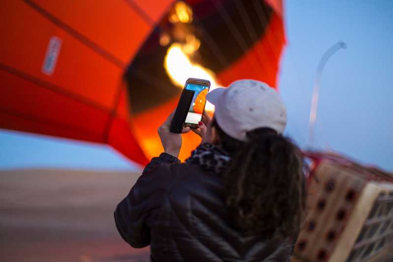 Дубаи: лет балоном изласка сунца са доручком и вожњом на Ланд Роверу