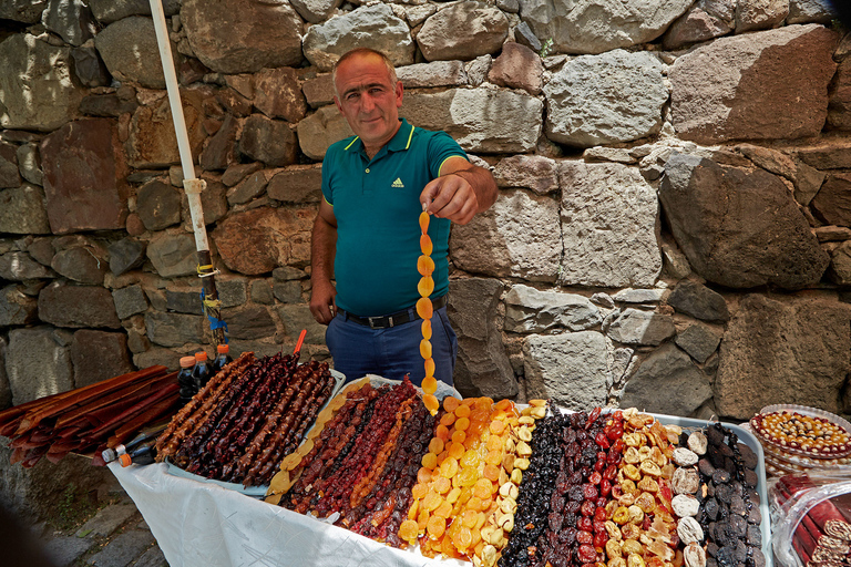 D'Erevan: excursion d'une journée à Garni et Geghard avec cours de pâtisserie