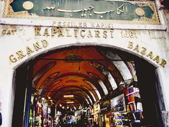 Istanbul: Einkaufsbummel auf dem Großen Basar mit Einwohner Istanbul: Einkaufsbummel auf dem Großen Basar mit Einwohner