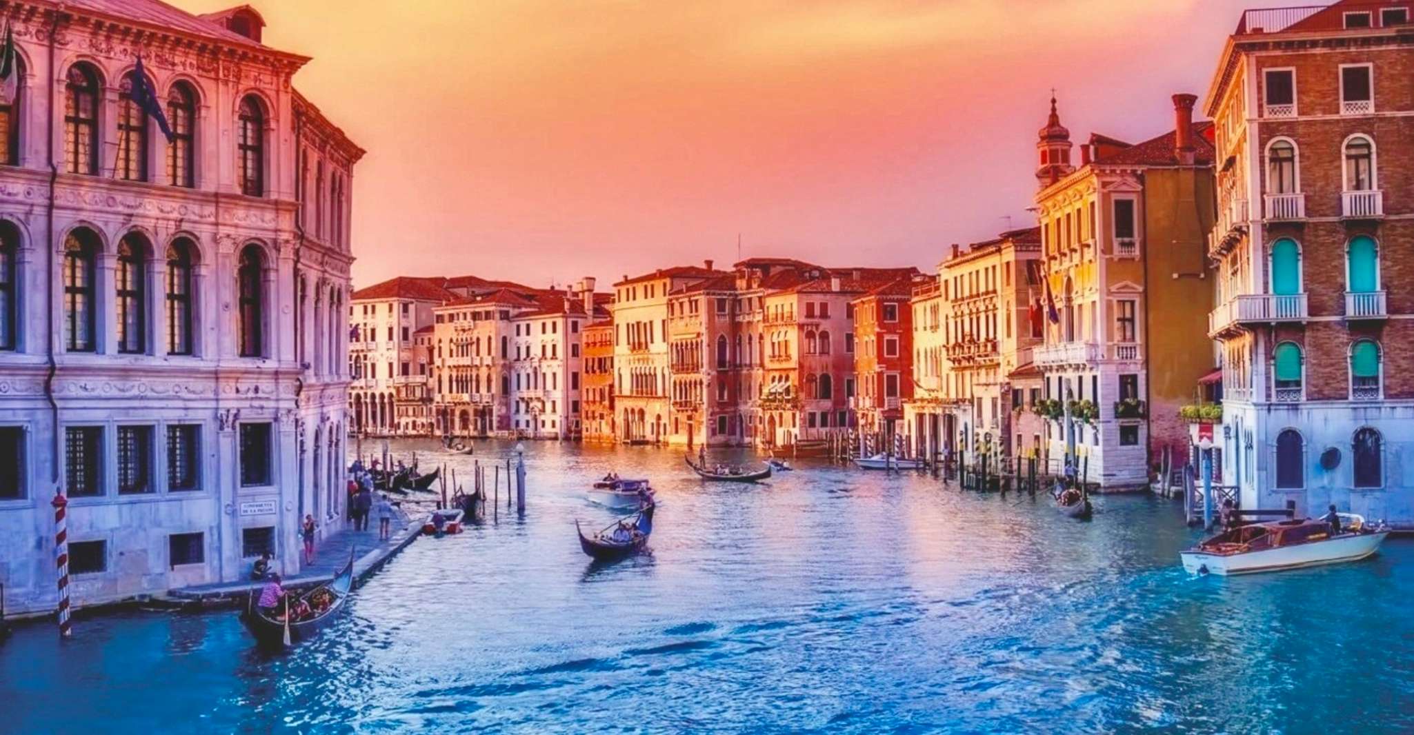 Venice: 30 min Gondola Ride on the Grand Canal with Guide