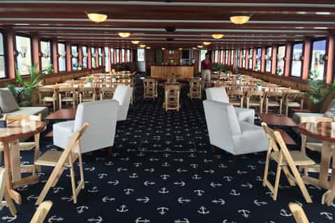 Boston: Harbor Sunset Yacht Cruise
