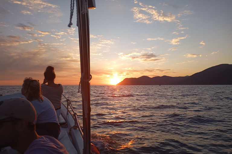 Vernazza: morning tour-afternoon-sunset aperitiv cruise tour 2-Hour Tour