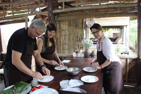 Hoi An: Kochkurs mit Farmbesuch und Kräutermassage