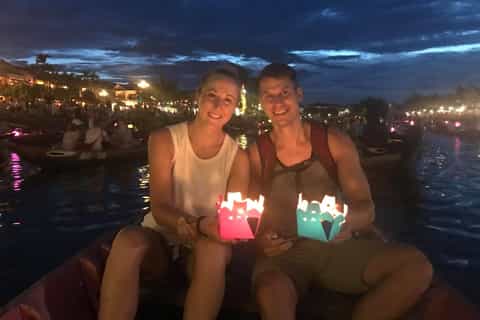 Hoi An: Sunset with Home-Hosted Meal and Boat Trip
