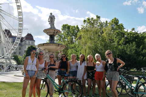 Lo mejor de Budapest en bicicletaLo mejor de Budapest en bici con una comida húngara