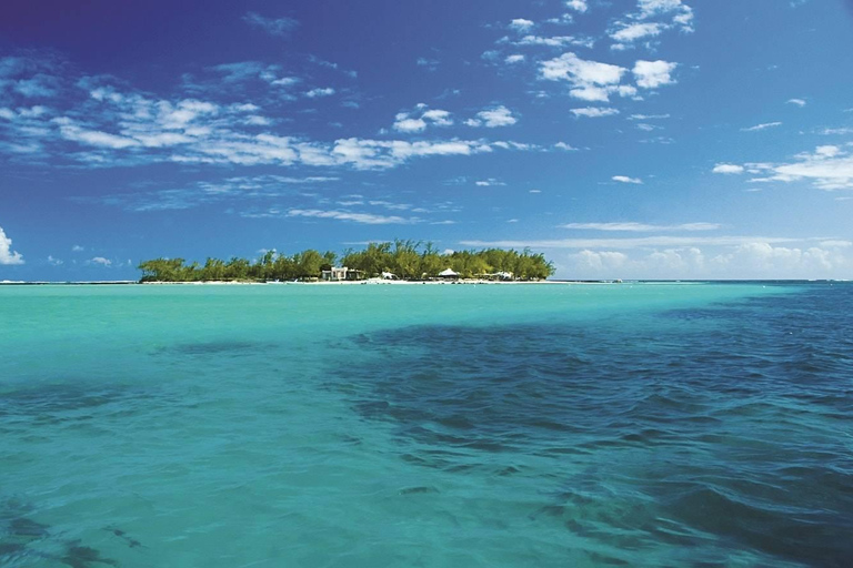 Ile aux Cerfs Speedboat Trip with Pickup and BBQ Lunch